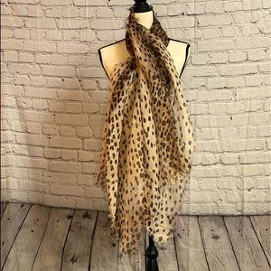 Leopard scarf
